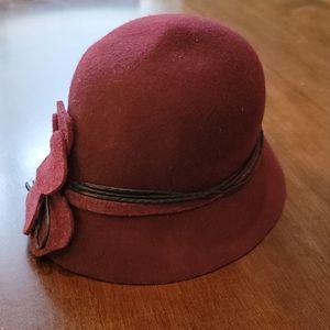 Cloche hat by Collectioneighteen. OS. Wool